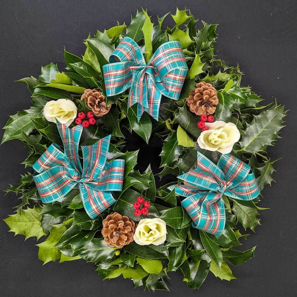 Holly Wreaths | Holly Wreaths Aberdeen | Pine Wreaths | Christmas Wreaths | Graveside Wreath