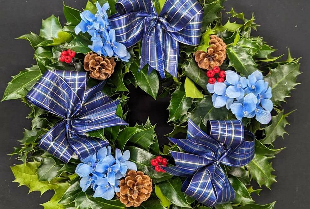 Holly Wreath 4