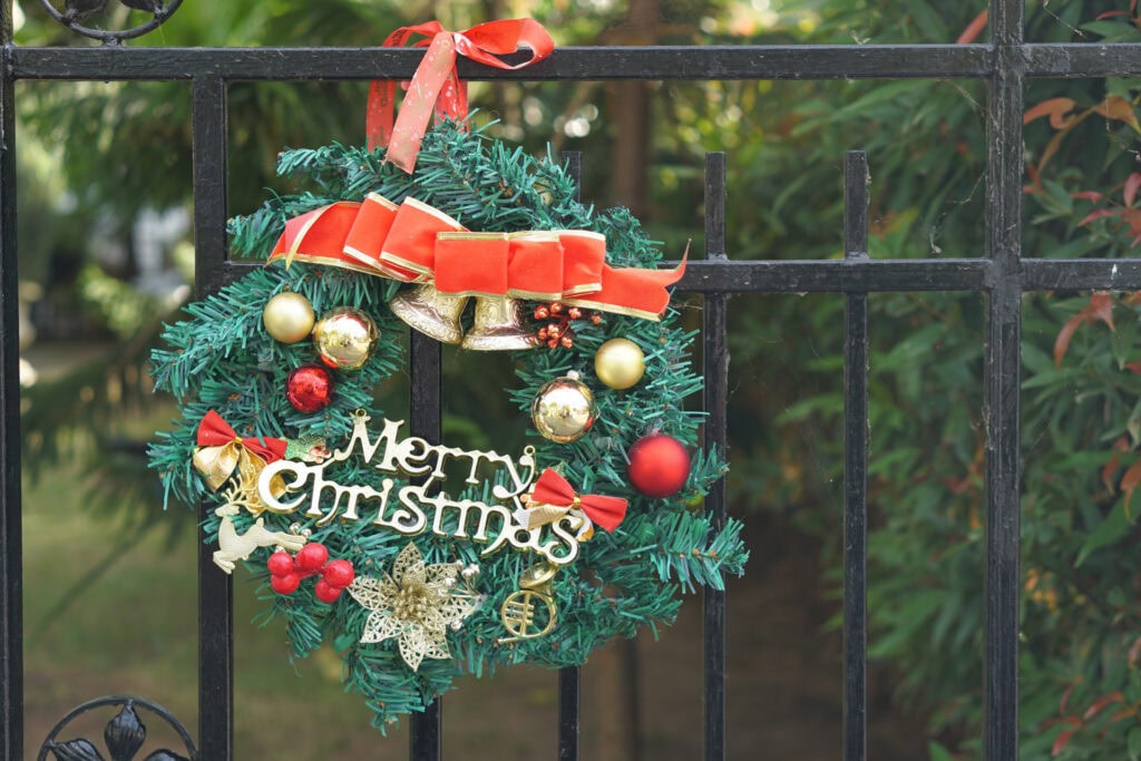 Christmas Wreath Display on Fences and Gates