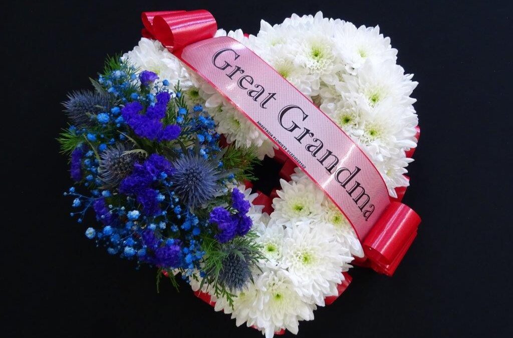 Miniature Heart 7 (With Ribbon)